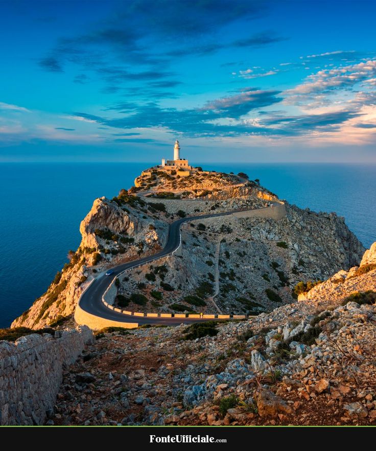 Un lugar perfecto para pasear al borde de la sierra de Tramuntana, donde se puede disfrutar de la brisa marina, con las mejores bicicletas del mercado: fiables, potentes e ideales para explorar.